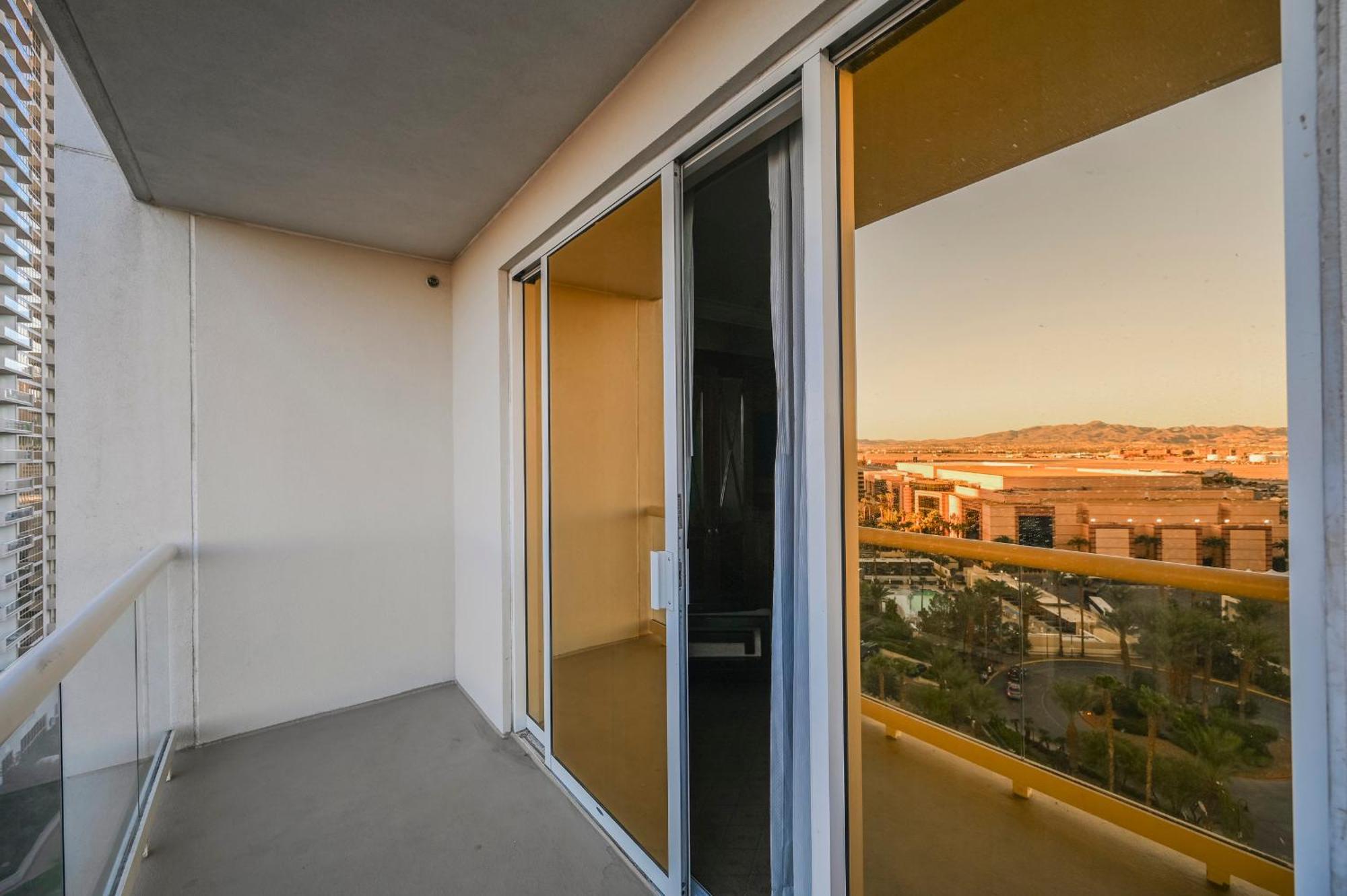 Stripviewsuites At Signature Лас Вегас Стая снимка